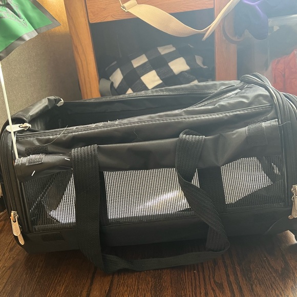 Sherpa Rolling Pet Carrier - Picture 3 of 6